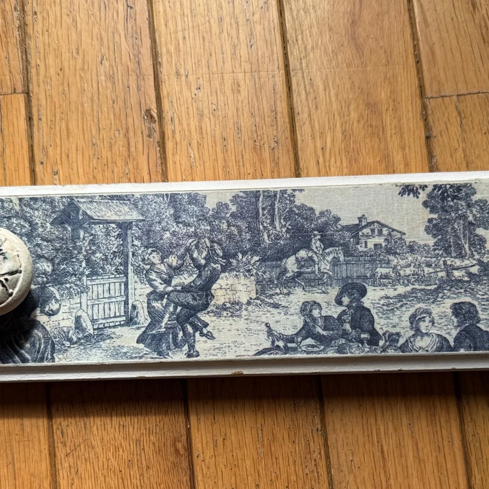 French Country/ shabby chic Decorative Wall Hook Rack